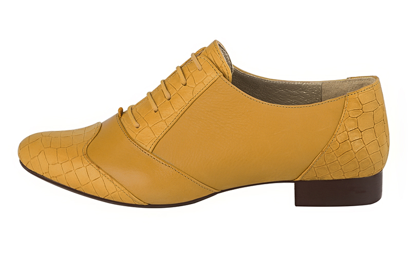 Mustard yellow women's fashion lace-up shoes. Round toe. Flat leather soles. Profile view - Florence KOOIJMAN